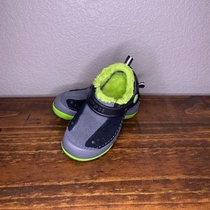 Crocs grey/black fleece lined clogs